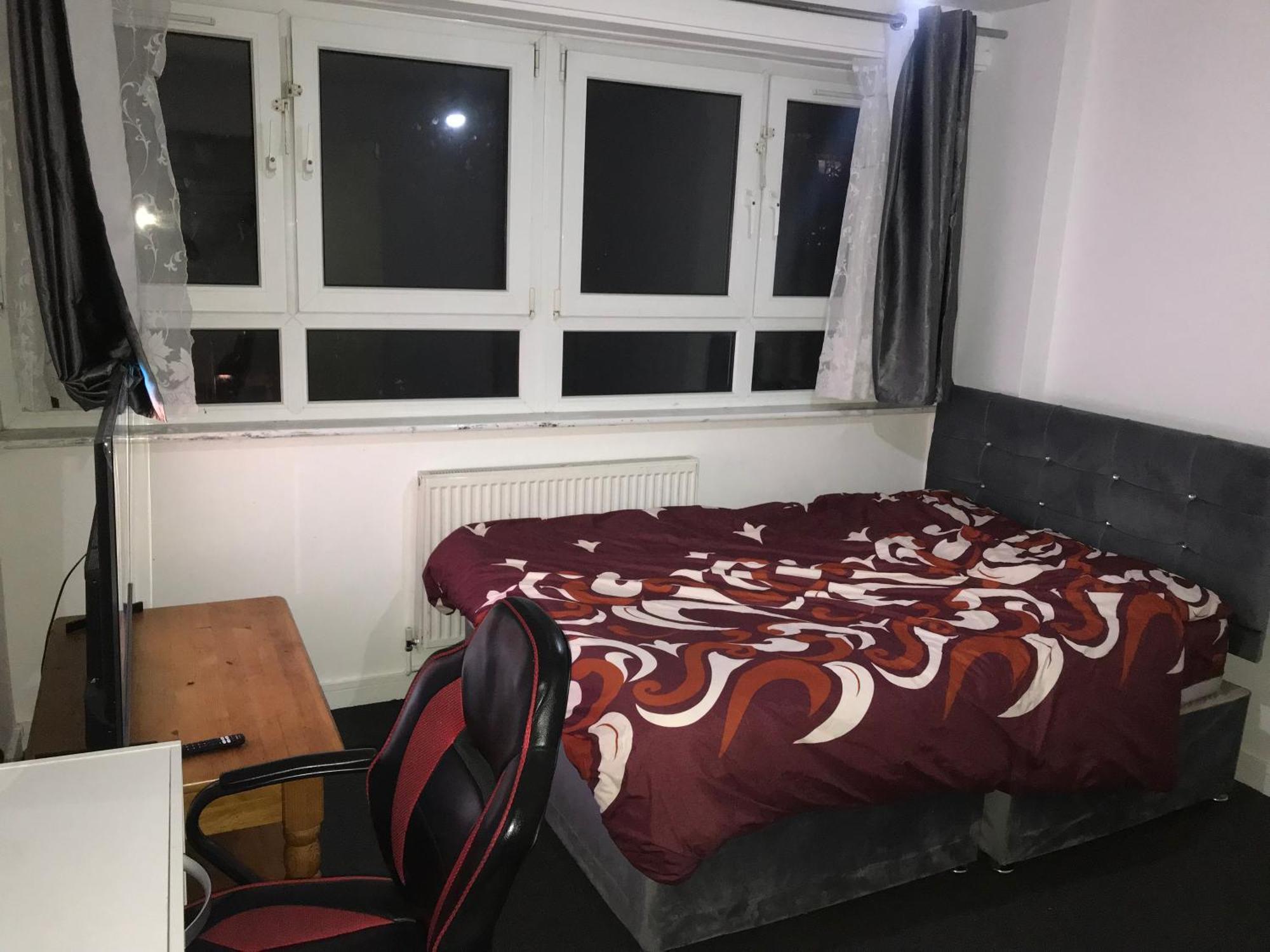 Simple Gazde/Camere de închiriat *